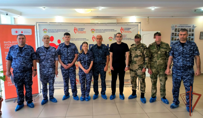 Донорскую акцию «От сердца к сердцу» поддержали росгвардейцы во Владикавказе