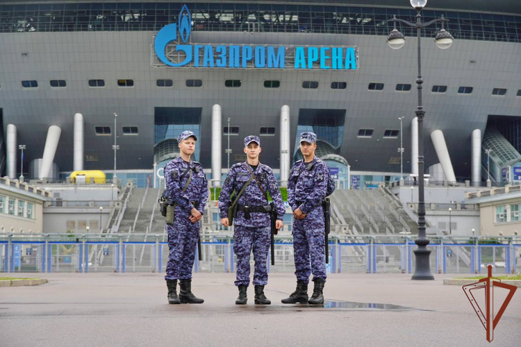 Безопасность футбольного матча Летнего Кубка обеспечили росгвардейцы в Санкт-Петербурге