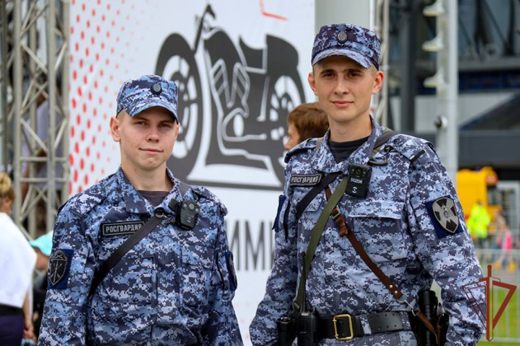 Росгвардейцы обеспечили безопасность фестиваля «Мотостолица» в Санкт-Петербурге