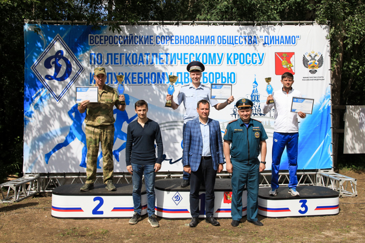 Спортсмены из Росгвардии победили на всероссийских соревнованиях общества «Динамо» по служебному двоеборью (видео)