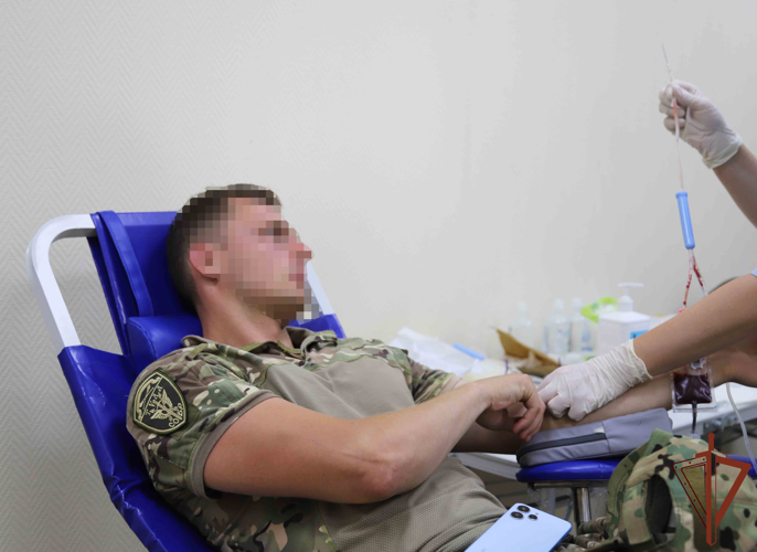 Росгвардейцы присоединились к донорской акции «От сердца к сердцу» в Туле