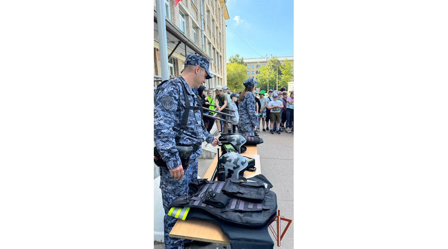В Санкт-Петербурге проходят мероприятия в рамках ведомственной акции «Каникулы с Росгвардией» (видео)