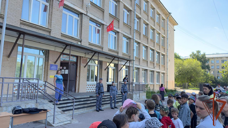 В Санкт-Петербурге проходят мероприятия в рамках ведомственной акции «Каникулы с Росгвардией» (видео)
