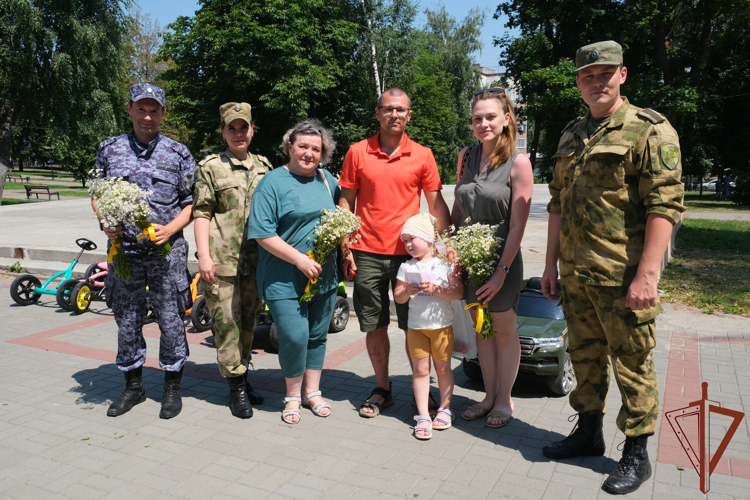 День семьи, любви и верности отметили в Центральном округе Росгвардии