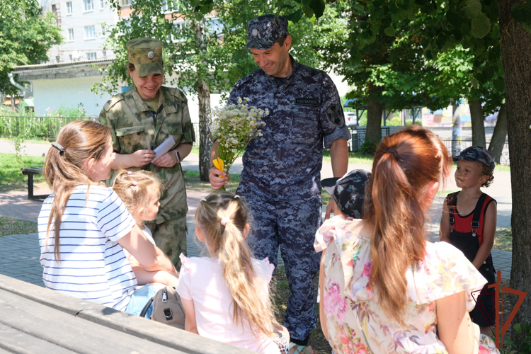 День семьи, любви и верности отметили в Центральном округе Росгвардии