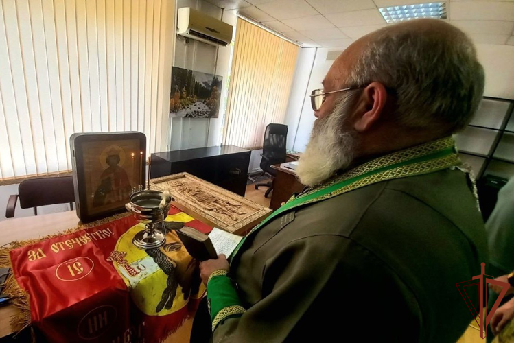 В Донецке представители Росгвардии и священники РПЦ обсудили вопросы сотрудничества