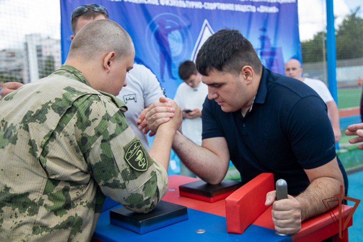 Росгвардейцы на Урале провели мероприятия ко Дню физкультурника 