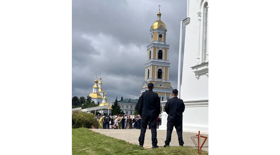 Росгвардейцы в Нижегородской области обеспечили безопасность Дня памяти преподобного Серафима Саровского 