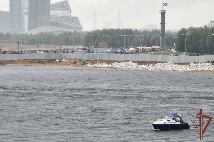 Сотрудники Росгвардии обеспечили правопорядок во время футбольного матча РПЛ в Санкт-Петербурге