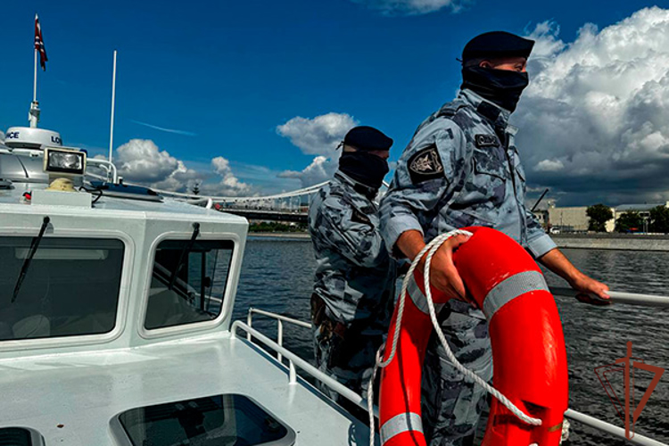Росгвардия обеспечила правопорядок во время празднования в Москве Дня воздушно-десантных войск