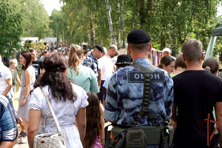 Сотрудники Росгвардии обеспечили безопасность всероссийского историко-культурного фестиваля в Пензенской области