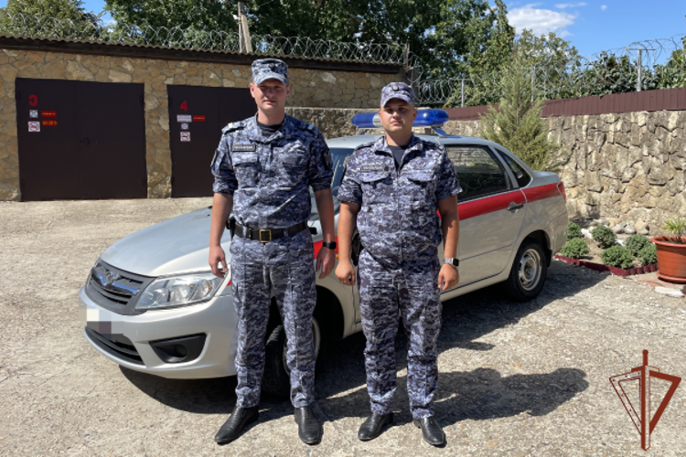 Росгвардейцы оказали помощь в тушении горящей травы в Краснодарском крае