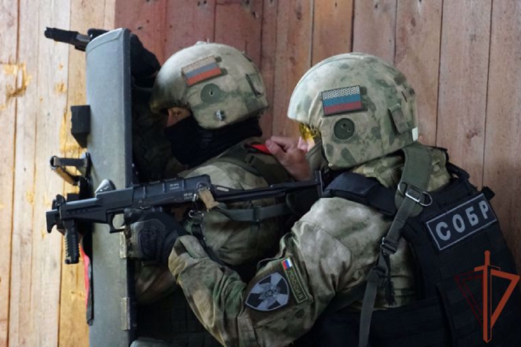При содействии СОБР Росгвардии пресечена деятельность нарколаборатории в Зауралье