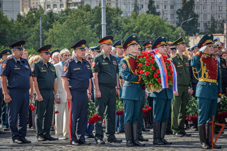Делегация Северо-Западного округа Росгвардии приняла участие в памятном мероприятии в Санкт-Петербурге