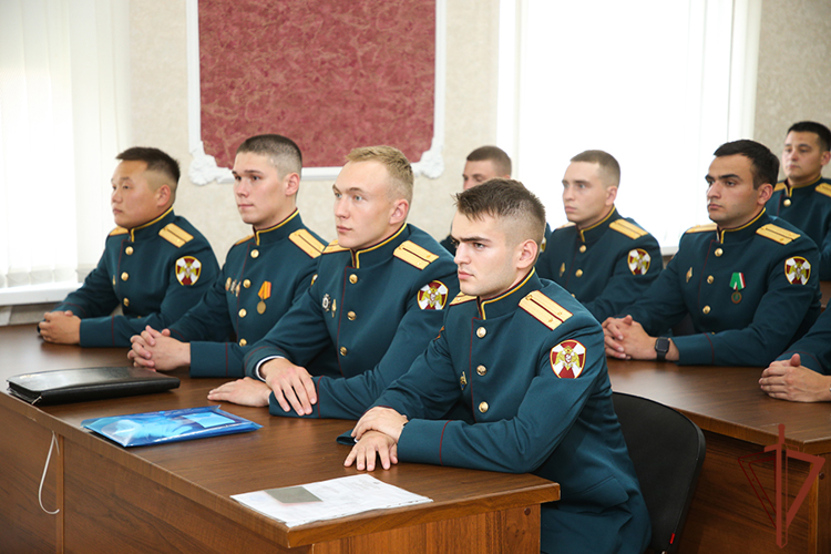 В управлении Северо-Кавказского округа Росгвардии прошли мероприятия с прибывшими для прохождения службы выпускниками ведомственных вузов