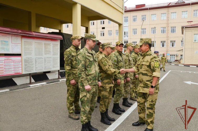 В Северо-Кавказском ордена Жукова округе Росгвардии прошли занятия по переводу техники и вооружения на зимний период эксплуатации 