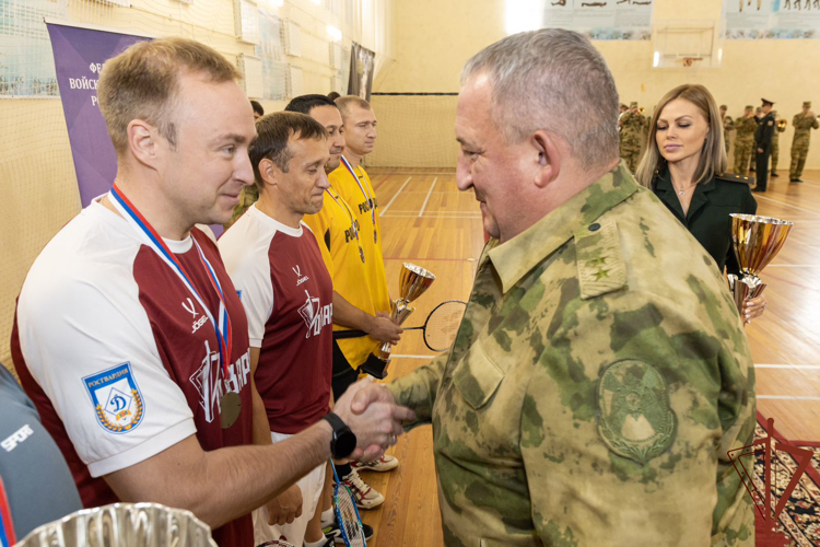 Победителям и призерам чемпионата Росгвардии по бадминтону вручили спортивные награды
