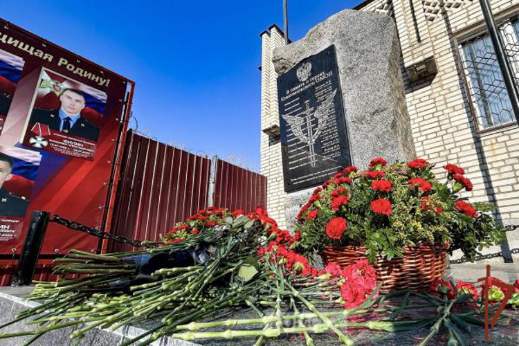 Памятник погибшим сотрудникам Росгвардии открыли в Хабаровском крае  