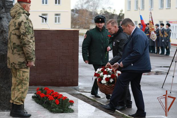 В воинской части Росгвардии в Красноярском крае открыли мемориал павшим воинам правопорядка