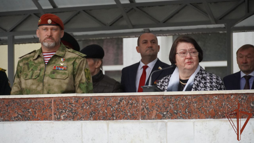 Именную стипендию имени Героя России генерал-полковника Анатолия Романова вручили лучшему курсанту Саратовского военного института Росгвардии (видео)