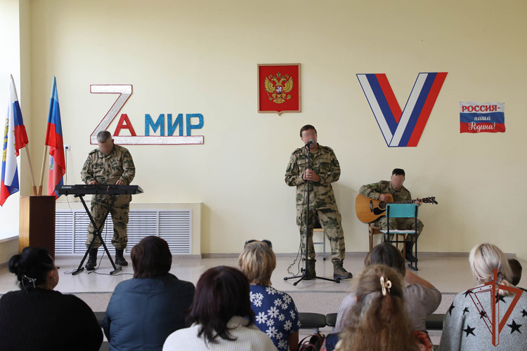 Военные музыканты Образцово-показательного оркестра Росгвардии выступили с концертами на передовой в зоне СВО  (видео)