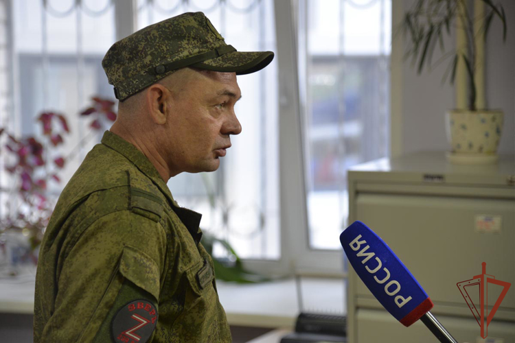 На Ямале Росгвардия оказывает содействие владельцам оружия в его передаче в зону СВО (видео)