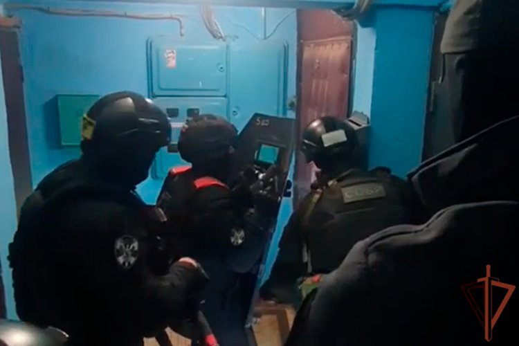При участии столичного СОБР Росгвардии задержан подозреваемый в убийстве (видео)