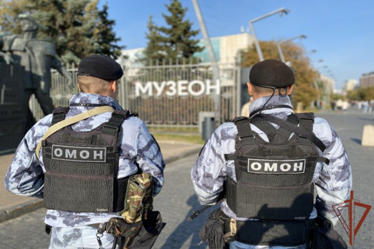 Росгвардейцы обеспечили безопасность массовых мероприятий в Москве