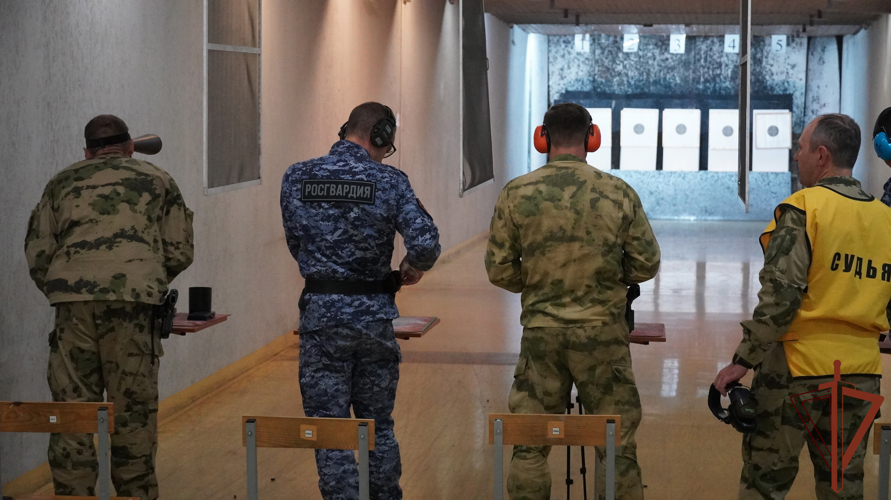 Чемпионат Росгвардии по летнему офицерскому троеборью завершился в Саратове 