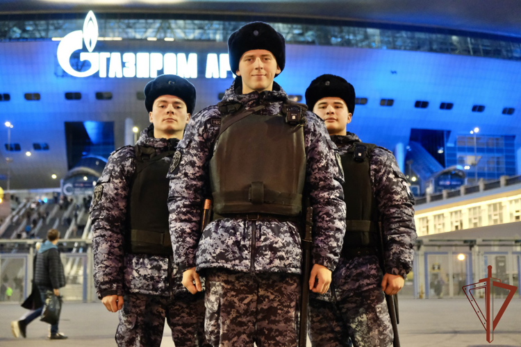 В Санкт-Петербурге сотрудники Росгвардии обеспечили безопасность футбольного матча 