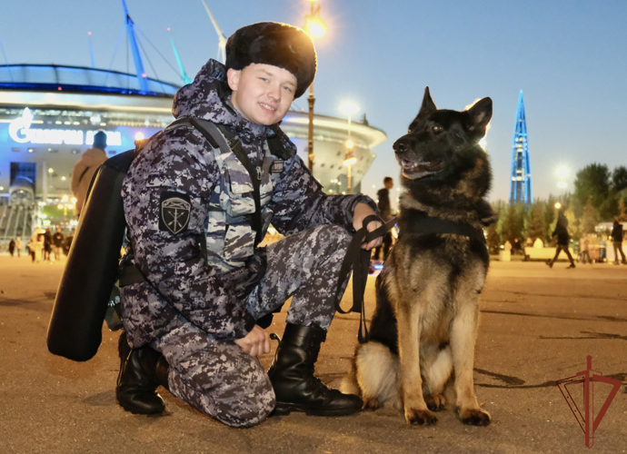 В Санкт-Петербурге сотрудники Росгвардии обеспечили безопасность футбольного матча 
