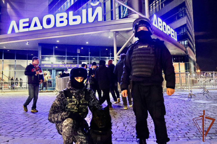 Росгвардейцы обеспечили безопасность матча КХЛ в Санкт-Петербурге