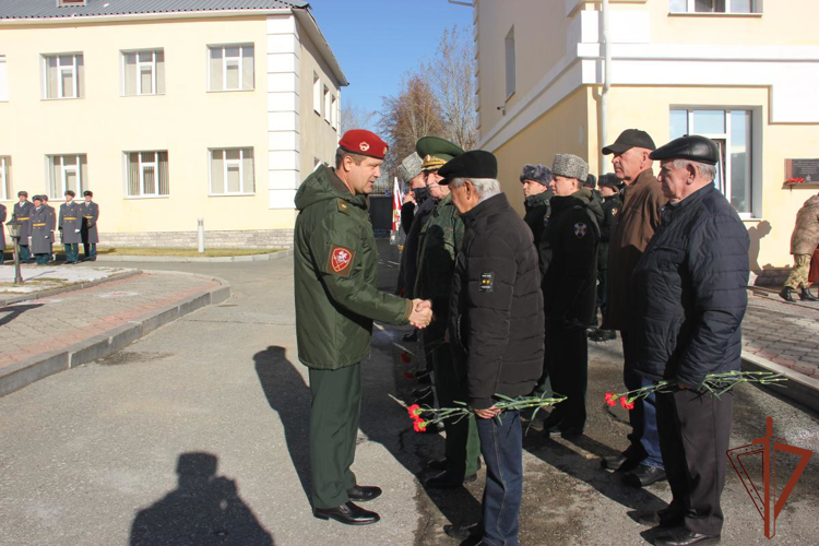 Уральский округ Росгвардии отмечает 44-ю годовщину со дня сформирования (видео)