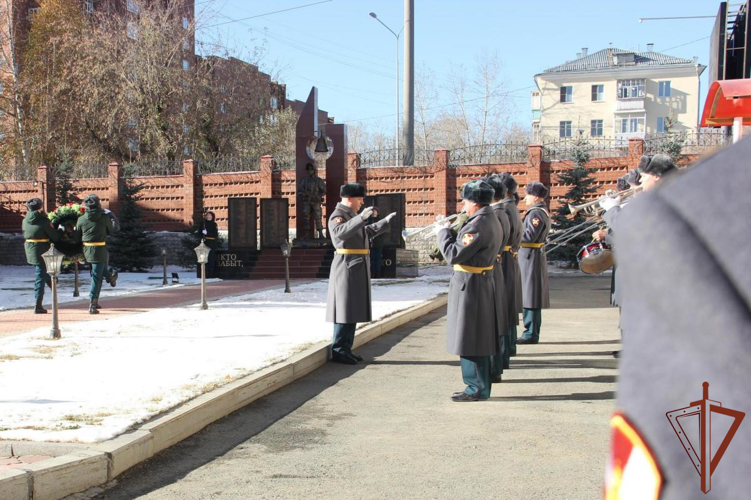 Уральский округ Росгвардии отмечает 44-ю годовщину со дня сформирования (видео)