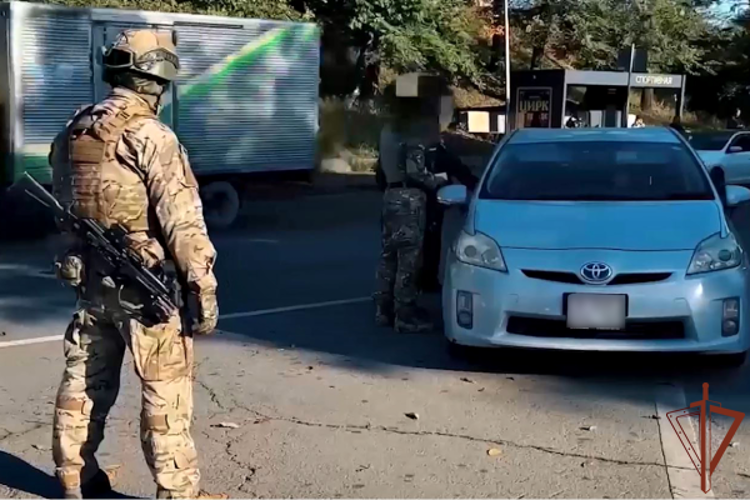 При силовой поддержке спецназа Росгвардии во Владивостоке проведен рейд по выявлению нарушений миграционного законодательства