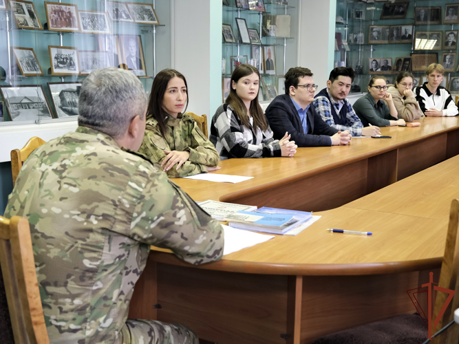 В регионах Сибири росгвардейцы приняли участие в профориентационных мероприятиях