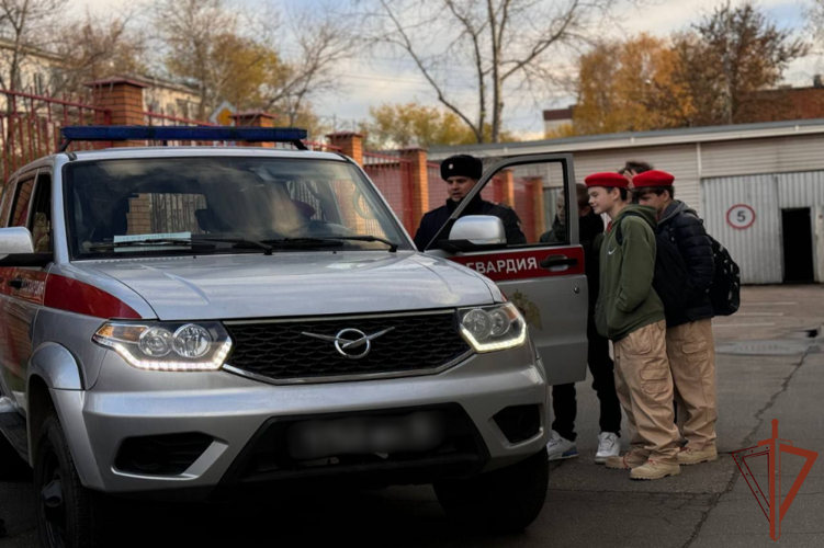 Ко Дню образования вневедомственной охраны росгвардейцы в Подмосковье провели тематические мероприятия 