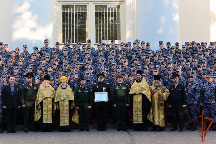Генерал-полковник Алексей Воробьёв поздравил специальный моторизованный полк Росгвардии с присвоением почетного наименования «Измайловский» (видео)