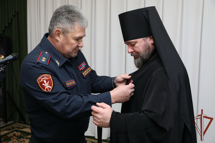Ведомственную медаль «Участник СВО» вручили настоятелю мужского монастыря в Ленинградской области