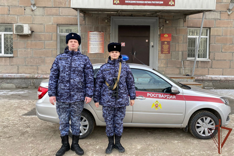 Упавшего в колодец подростка вызволили сотрудники Росгвардии в Новосибирске 