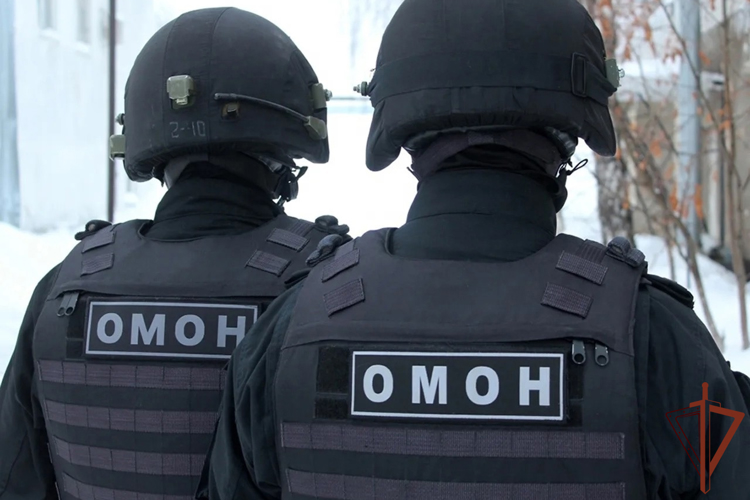 При содействии ОМОН Росгвардии в Новосибирске пресекли деятельность нелегального игорного заведения