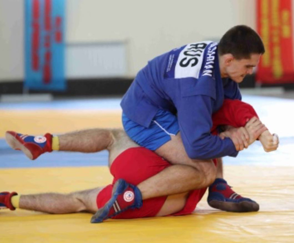 Чемпион мира по самбо из Росгвардии провел мастер-класс для воспитанников Центра спорта и образования «Самбо-70»  