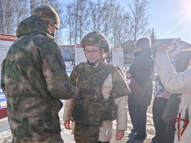 Росгвардия провела патриотические встречи с уральской молодежью