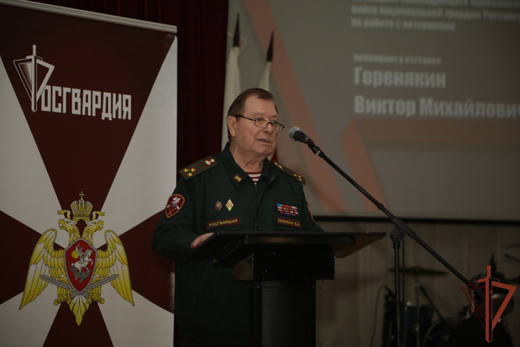 Командующий Приволжским округом Росгвардии поздравил ветеранов ведомства с Днем ветеранов войск правопорядка