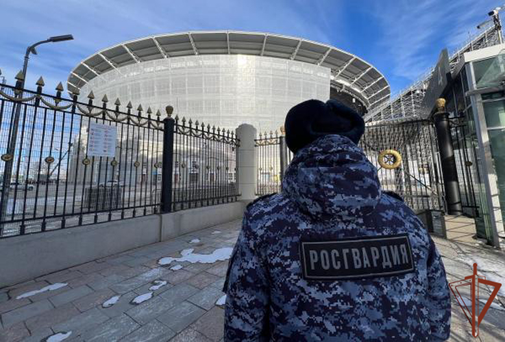 Сотрудники Росгвардии обеспечили правопорядок на футбольном матче чемпионата России в Екатеринбурге 