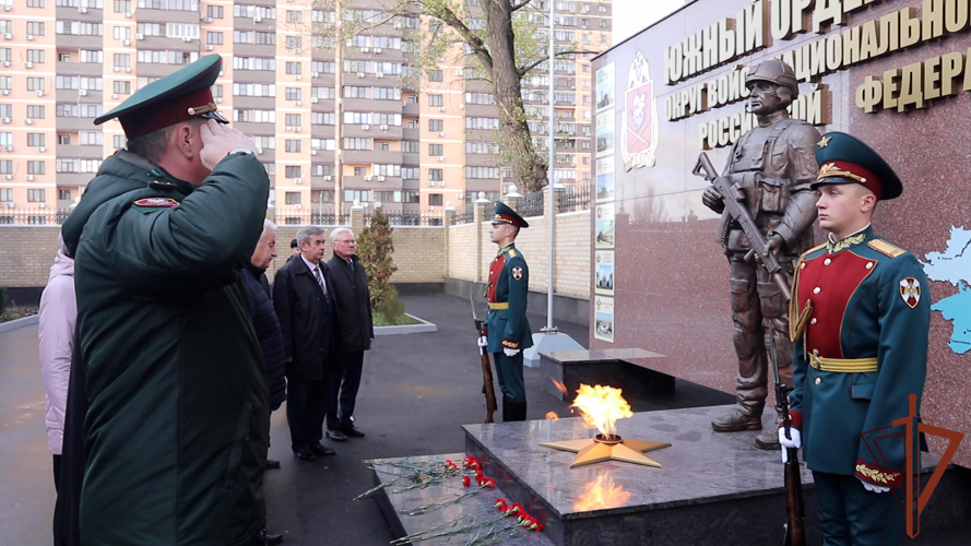 Ветеранам Южного округа вручены общественные награды