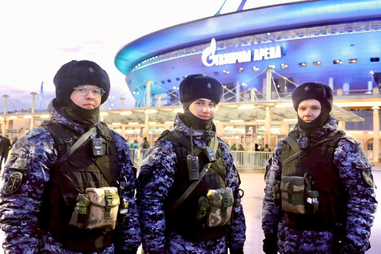 Петербургские росгвардейцы обеспечили безопасность футбольного матча 
