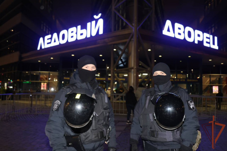 В Санкт-Петербурге росгвардейцы обеспечили безопасность матча КХЛ