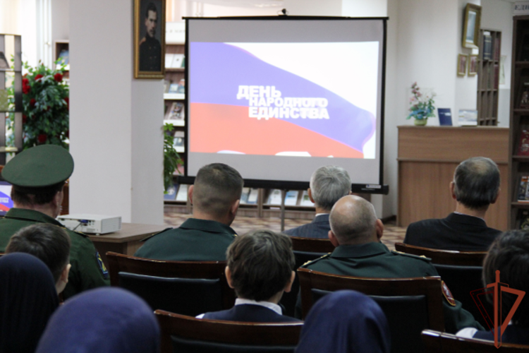 Военнослужащие Росгвардии в Грозном приняли участие в мероприятиях ко Дню народного единства