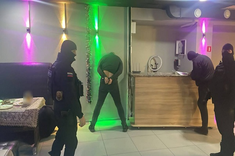На Камчатке при силовой поддержке спецназа Росгвардии задержан подозреваемый в коммерческом подкупе